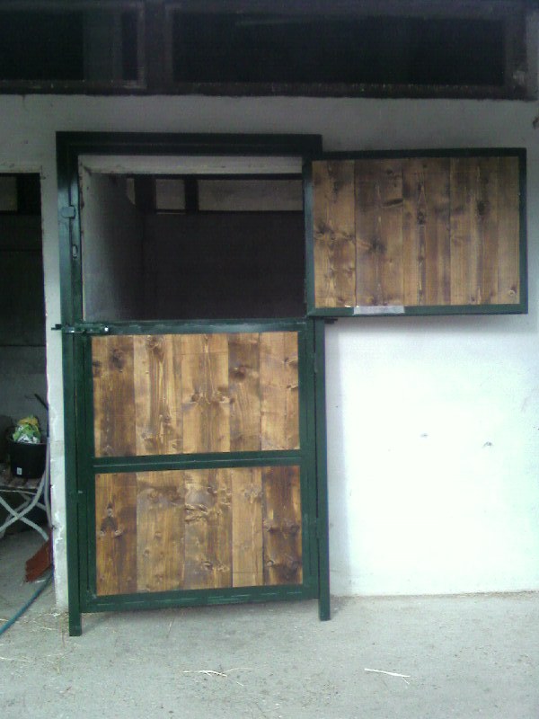cod.0010 Porta per box in muratura da esterno